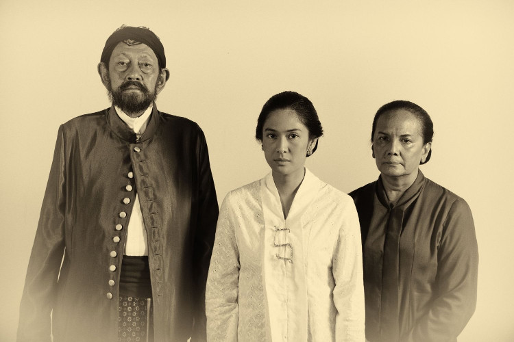 Hanung Bramantyo's 'Kartini' (featuring Dian Sastrowardoyo as lead) touches on themes still relevant today. (Legacy Pictures)