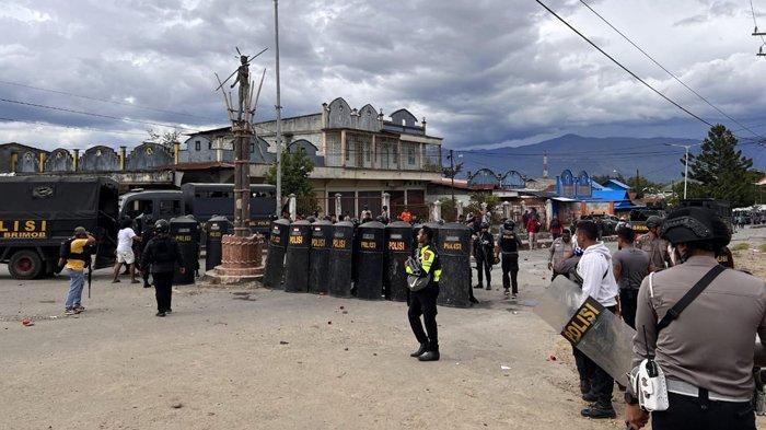 A dozen people were killed in violence in Wamena, West Papua on 23 February 2023