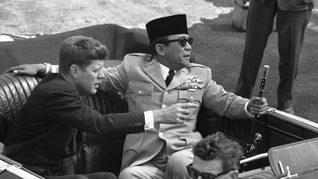 JFK hosts Sukarno in Washington, 1961 / AP