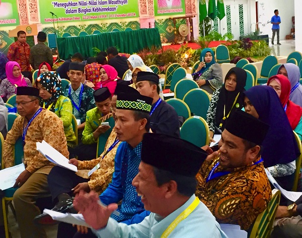An As’adiyah pesantren alumni group from Makassar, South Sulawesi: Mark Woodward