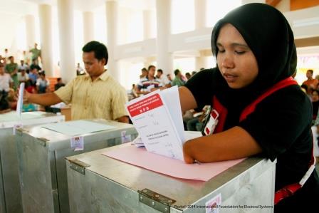 A voting booth in Aceh, International Foundation for Electoral Systems Able to choose